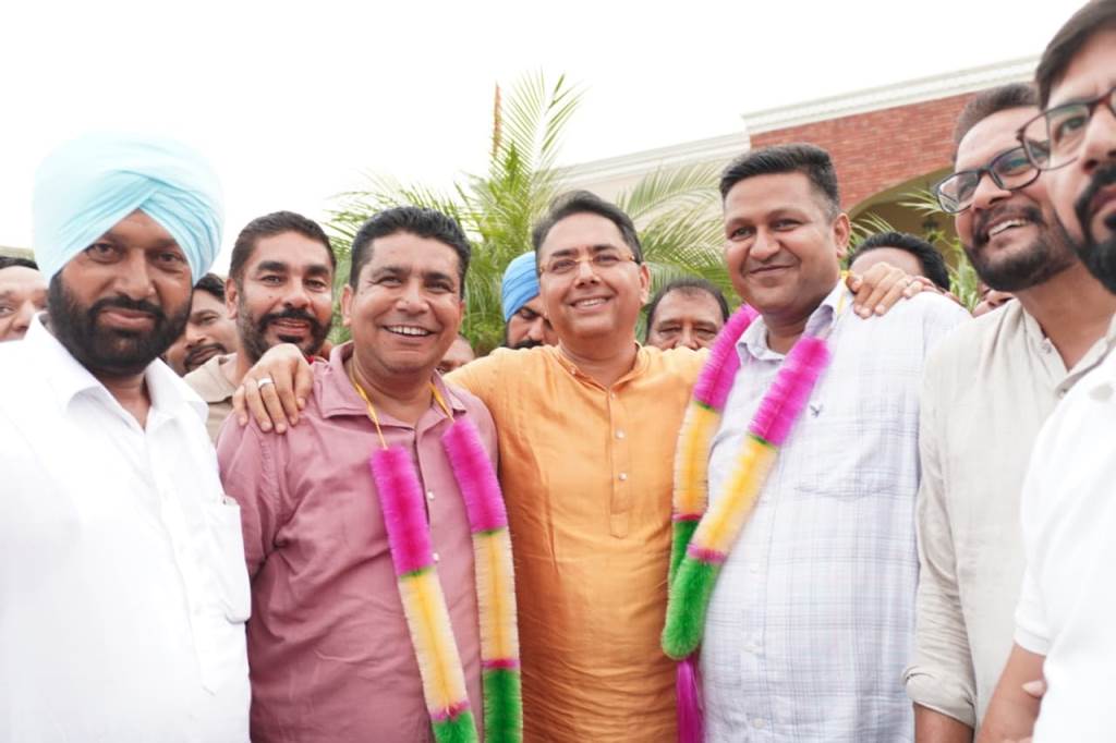 ਕੈਬਨਿਟ ਮੰਤਰੀ ਅਮਨ ਅਰੋੜਾ ਨੇ ਪ੍ਰਾਪਰਟੀ ਡੀਲਰ ਐਸੋਸੀਏਸ਼ਨ ਦਾ ਅੰਦਰੂਨੀ ਵਿਵਾਦ ਆਪਸੀ ਸਹਿਮਤੀ ਨਾਲ ਸੁਲਝਿਆ